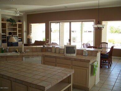 Very large kitchen and Great Rom