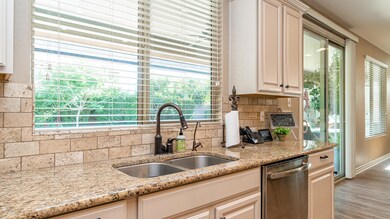 2443 E Eleana Ln-16