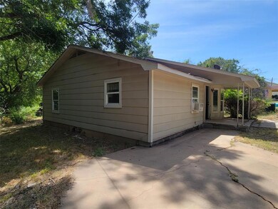 220 Laughlin Rd, Sherman, TX 75092 - photo 6