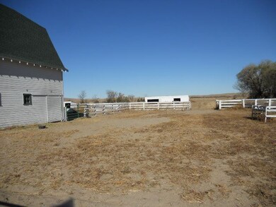 5677 W North River Rd, North Platte, NE 69101 - photo 6