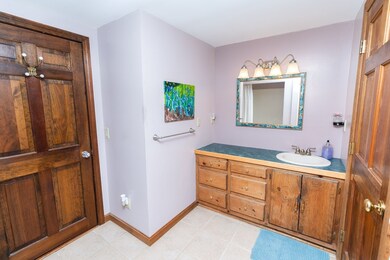 8 Wedgewood Ave, Billerica, MA 01821 - photo 5