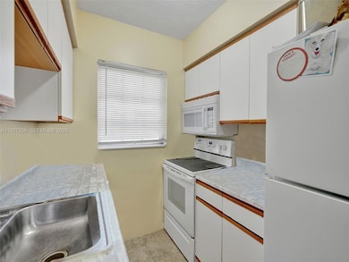 1211 NE 23rd Ave unit 2, Pompano Beach, FL 33062 - photo 2