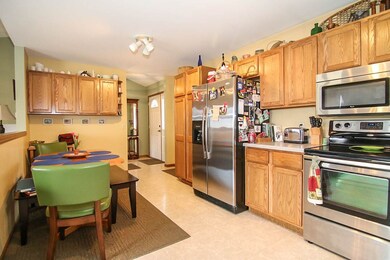 451 Cledell St, Oregon, WI 53575 - photo 3