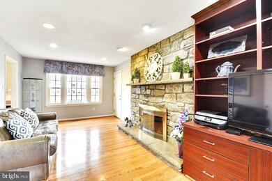 15033 Joshua Tree Rd, North Potomac, MD 20878 - photo 3