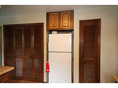 4241 Fairlawn Dr, Columbus, IN 47203 - photo 7