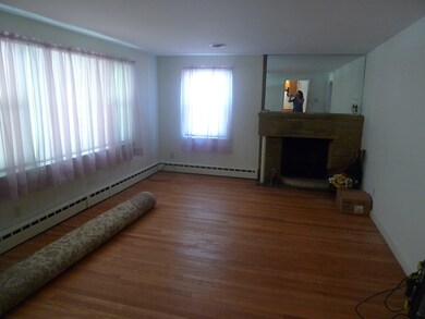 297 Roosevelt Ave, Springfield, MA 01118 - photo 2