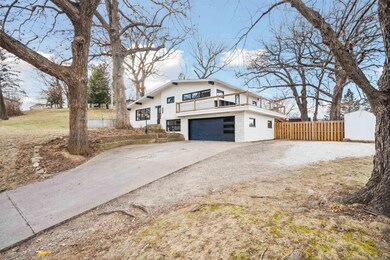 803 Park St, Decorah, IA 52101 - photo 3