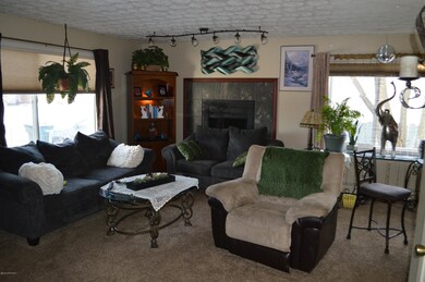 7100 Travis Cir, Anchorage, AK 99507 - photo 3