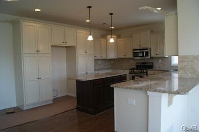 2140 Eagles Landing Dr unit 119, Nazareth, PA 18064 - photo 7