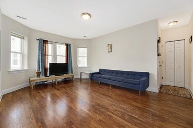 6319 N Sacramento Ave unit 3W, Chicago, IL 60659 - photo 3