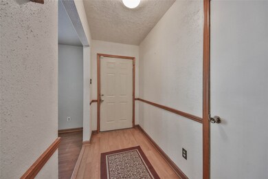 8914 Sunnywood Dr, Houston, TX 77088 - photo 6