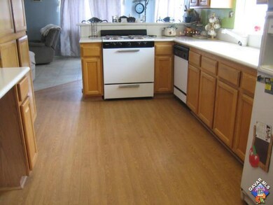 3271 Emerald St, Rosamond, CA 93560 - photo 6