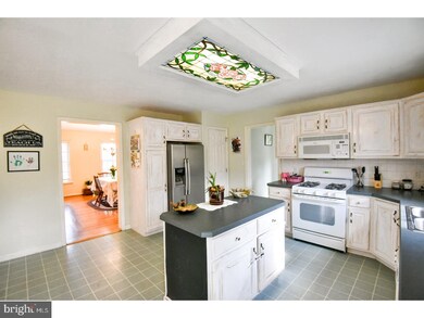 186 Hill School Rd, Douglassville, PA 19518 - photo 7