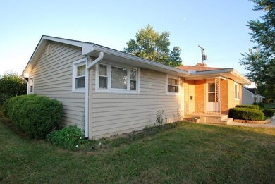 927 Norris Dr, Columbus, OH 43224 - photo 2