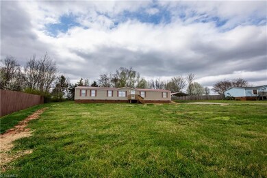 121 Northfield Rd, Statesville, NC 28625 - photo 3