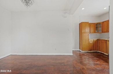 300 U S 9w unit B, Albany, NY 12209 - photo 6