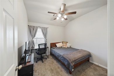 104 Shallow Creek Dr, Prairie View, TX 77484 - photo 5