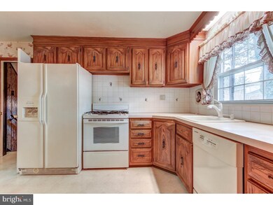 230 Canterbury Dr, Wallingford, PA 19086 - photo 6