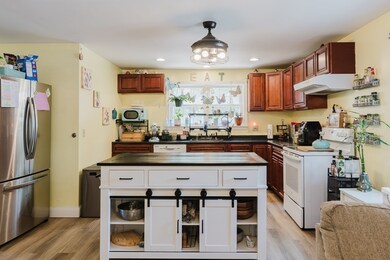 16 Oak St, Fairhaven, MA 02719 - photo 5