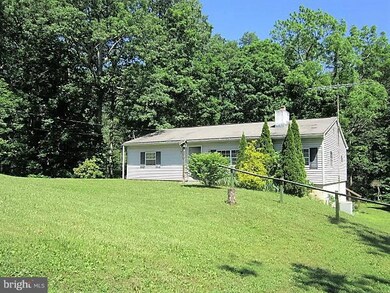 938 Puffenburger Ln, Hedgesville, WV 25427 - photo 4