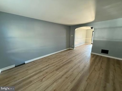 2469 Adrian St, Harrisburg, PA 17104 - photo 3