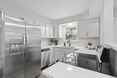 986 Loretta Ave, Columbus, OH 43211 - photo 2