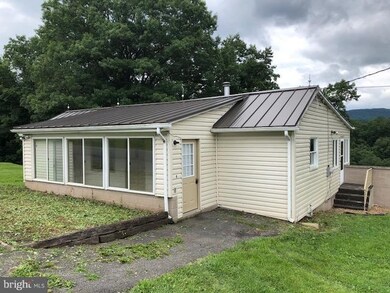 1065 Black Oak Rd, Warfordsburg, PA 17267 - photo 4