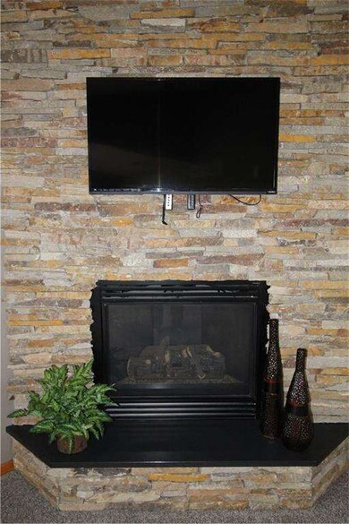 ML Fireplace w/Virginia Ledgestone