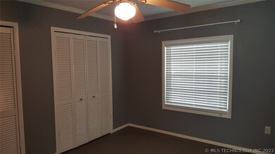 522 Locust Ave, Eufaula, OK 74432 - photo 4