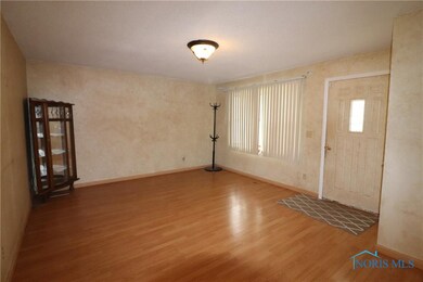 1744 Caxton Ln, Toledo, OH 43613 - photo 6