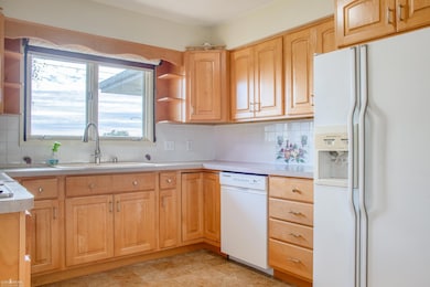 1932 E Hibbard Rd, Owosso, MI 48867 - photo 3