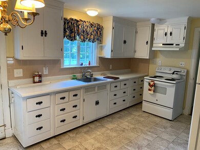 117 Middlesex Ave unit B, Wilmington, MA 01887 - photo 2