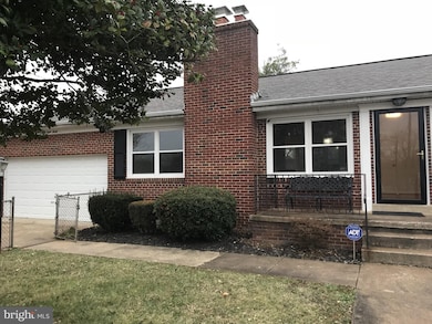 5830 Arnet St, Falls Church, VA 22041 - photo 2