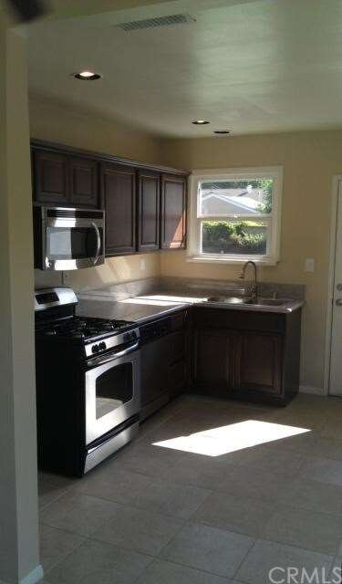 Granite, Stainless Steel, Handsome Cabinetry, and 