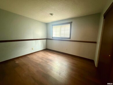 3553 Kimberly Downs Rd, Davenport, IA 52807 - photo 5