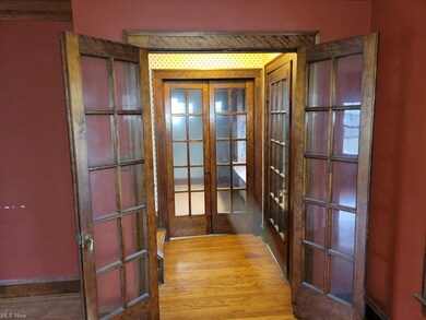 3353 Altamont Ave, Cleveland, OH 44118 - photo 2