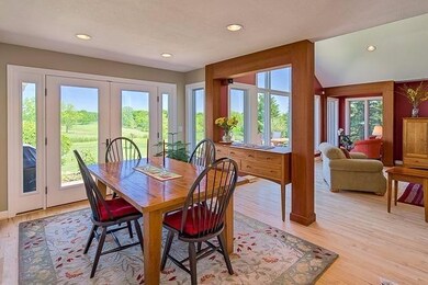 Large Breakfast Nook