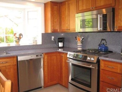 Your kitchen features stainless steel appliances, 