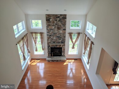 3423 Woolfenden Ct, Triangle, VA 22172 - photo 3