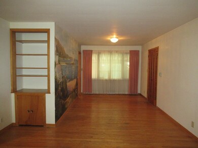 512 Rondeau Dr, Erie, PA 16505 - photo 4