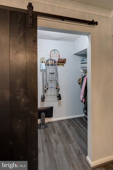 Lakeside Plaza Condominium unit 608, Baileys Crossroads, VA 22041 - photo 6