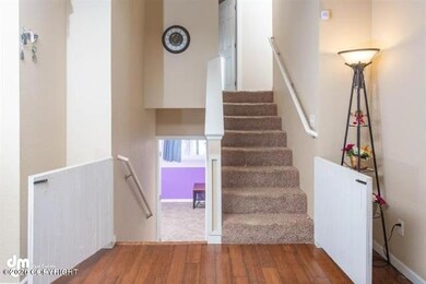 05-Living Room_DMD_8057