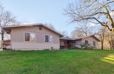 715 Catalpa Dr, Grants Pass, OR 97526 - photo 3