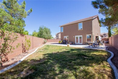SO MUCH ROOM FOR A LAWNA ND A FULLY LANDSCAPED DES