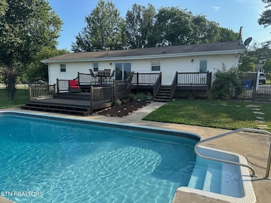 8024 Sharp Rd, Powell, TN 37849 - photo 3