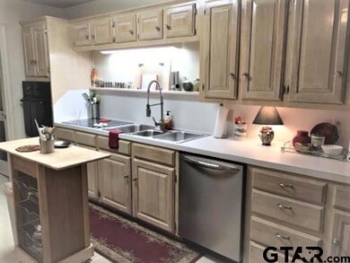 417 417 Amberwood Cir, Tyler, TX 75701 - photo 7