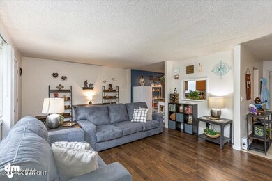 09-Living Room_IMG_1828_SSW
