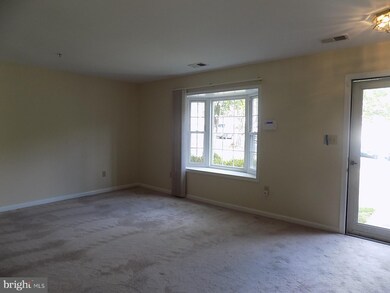 12106 Dove Cir, Laurel, MD 20708 - photo 5