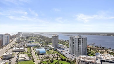 06-2 Oceans W Blvd Unit 703-5