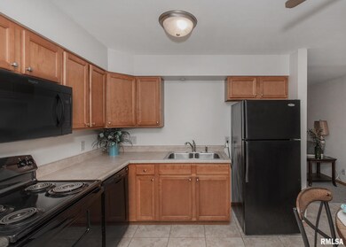 4233 Warren St, Davenport, IA 52806 - photo 5